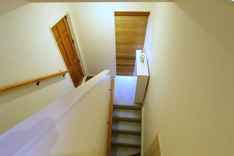 Photo of property in 2/51 Archers Road, Hillcrest, Auckland, 0629