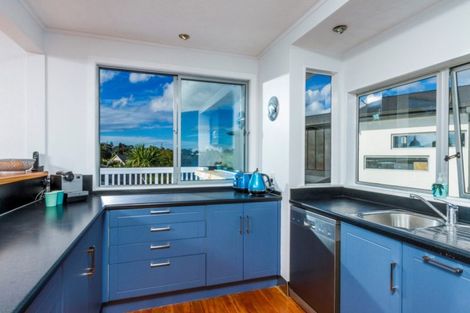 Photo of property in 1/2 Rock Isle Road, Torbay, Auckland, 0630