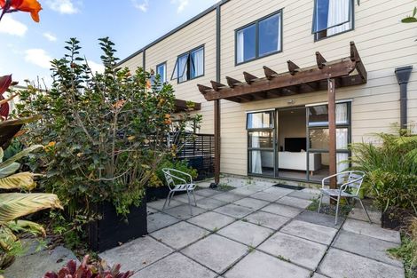Photo of property in 5/15 Harbour View Road, Te Atatu Peninsula, Auckland, 0610