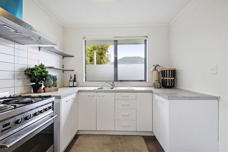 Photo of property in 1 Stephen Avenue, Henderson, Auckland, 0610