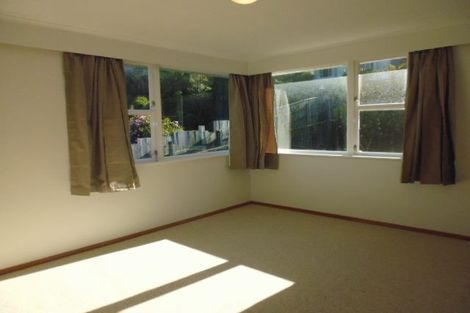 Photo of property in 21 Magnolia Grove, Maungaraki, Lower Hutt, 5010