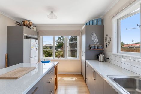 Photo of property in 6 Totara Street, Edgecumbe, 3120