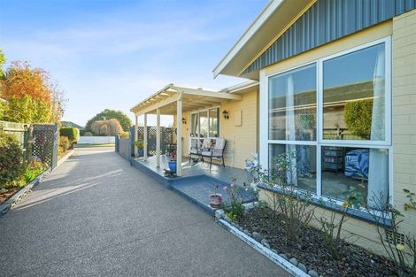 Photo of property in 22 Kathleen Crescent, Hornby, Christchurch, 8042