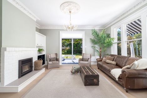 Photo of property in Chilcombe Homestead, 4 Medbury Terrace, Fendalton, Christchurch, 8041