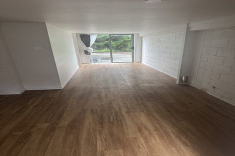 Photo of property in 12 Alston Avenue, Kelston, Auckland, 0602