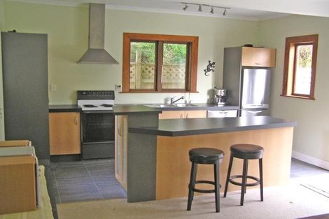 Photo of property in 106 Totara Road, Miramar, Wellington, 6022