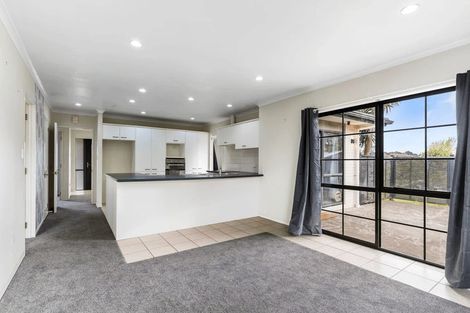 Photo of property in 27 Lothian Brae, Wattle Downs, Auckland, 2103