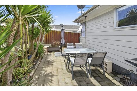 Photo of property in 3 Smedley Street, Manurewa, Auckland, 2102
