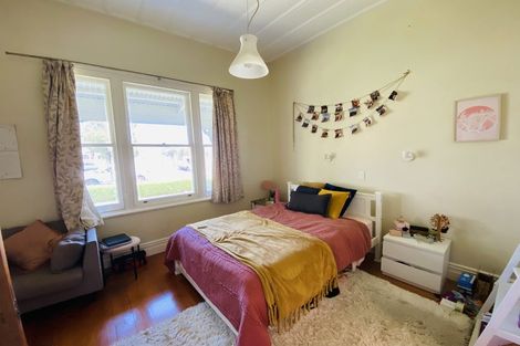 Photo of property in 8 Waipani Road, Te Atatu Peninsula, Auckland, 0610