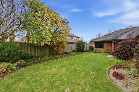 Photo of property in 12 Hatfield Place, Avonhead, Christchurch, 8042