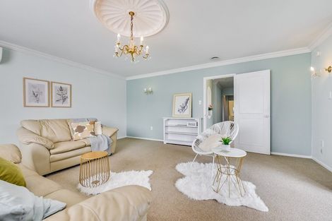 Photo of property in 11 Sandalwood Drive, Dinsdale, Hamilton, 3204