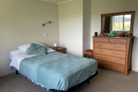 Photo of property in 24 Poplar Road, Stanmore Bay, Whangaparaoa, 0932