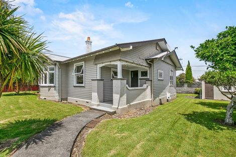 Photo of property in 14 Mangorei Road, Strandon, New Plymouth, 4312
