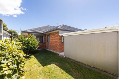 Photo of property in 59 Lismore Street, Merrilands, New Plymouth, 4312