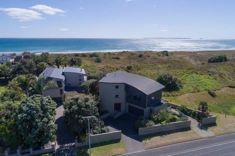 Photo of property in 273 Papamoa Beach Road, Papamoa Beach, Papamoa, 3118
