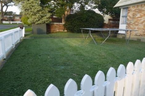 Photo of property in 1/11 Ballater Place, Highland Park, Auckland, 2010