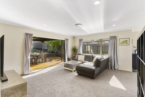 Photo of property in 71 Kath Hopper Drive, Orewa, 0931