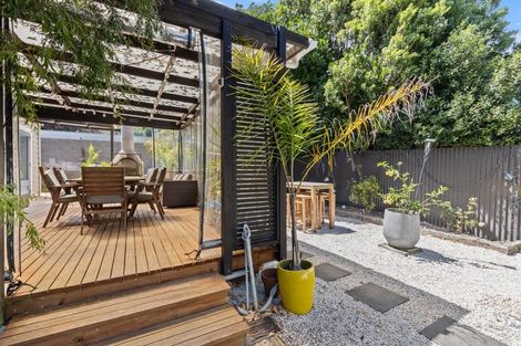 Photo of property in 48 Devon Street, Picton, 7220