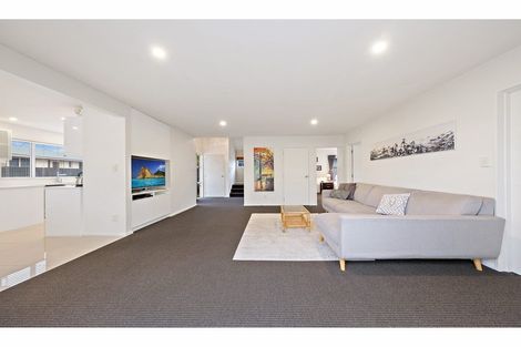 Photo of property in 10 Yeovil Place, St Albans, Christchurch, 8052