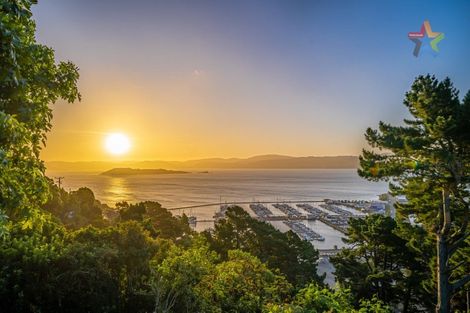 Photo of property in 39 Nikau Road, Point Howard, Lower Hutt, 5013