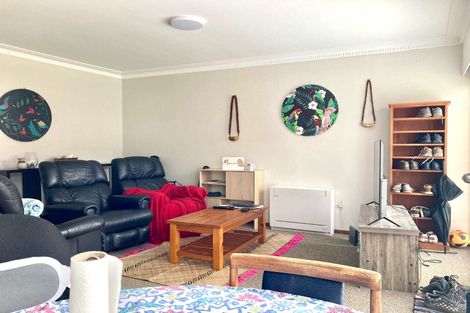 Photo of property in 5/1 Takapu Street, Henderson, Auckland, 0612