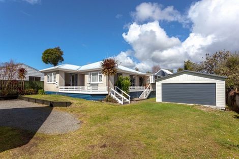 Photo of property in 114 Everitt Crescent, Whangamata, 3620
