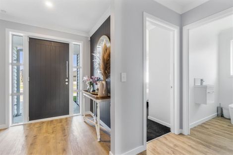 Photo of property in 15 Northmoor Boulevard, Rolleston, 7615