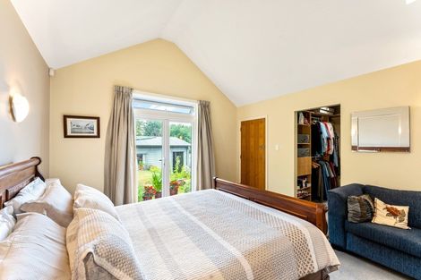 Photo of property in 72 Heretaunga Square, Silverstream, Upper Hutt, 5019