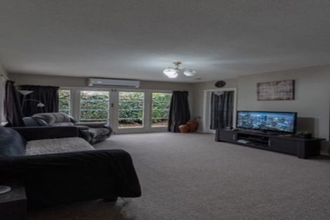 Photo of property in 32 Charlcott Street, Burnside, Christchurch, 8053