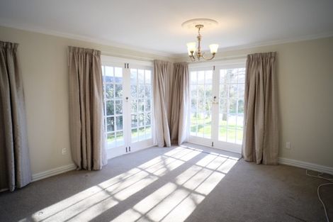 Photo of property in 28 Albatross Close, Whitby, Porirua, 5024