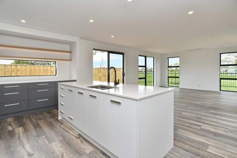 Photo of property in 21 Malaga Crescent, Harewood, Christchurch, 8051