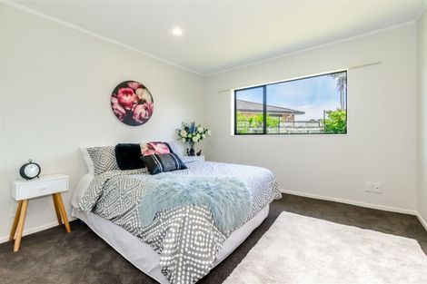 Photo of property in 16 Beachwater Grove, Paraparaumu Beach, Paraparaumu, 5032