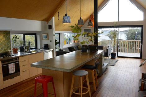 Photo of property in 325a Muritai Road, Eastbourne, Lower Hutt, 5013