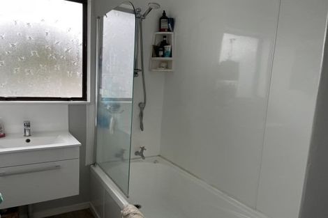 Photo of property in 2/4 Colonial Place, Kelvin Grove, Palmerston North, 4414