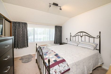 Photo of property in 12 Truscott Grove, Awapuni, Palmerston North, 4412