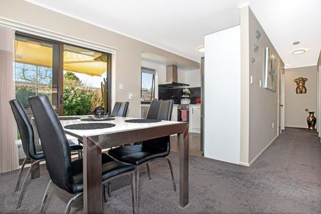 Photo of property in Orange Grove Flats, 2/549 Childers Road, Te Hapara, Gisborne, 4010