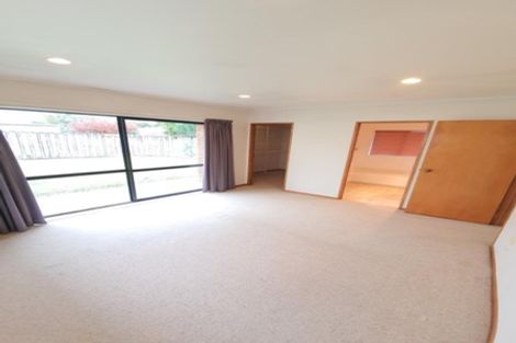 Photo of property in 350e Great South Road, Opaheke, Papakura, 2113