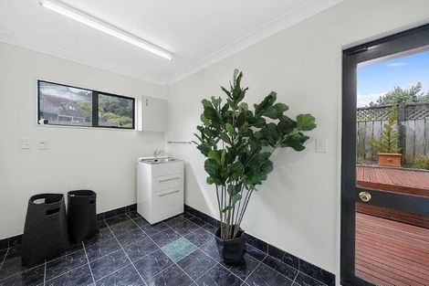 Photo of property in 9 Bury Grove, Strathmore Park, Wellington, 6022