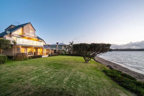 Photo of property in 98 Tindalls Bay Road, Tindalls Beach, Whangaparaoa, 0930