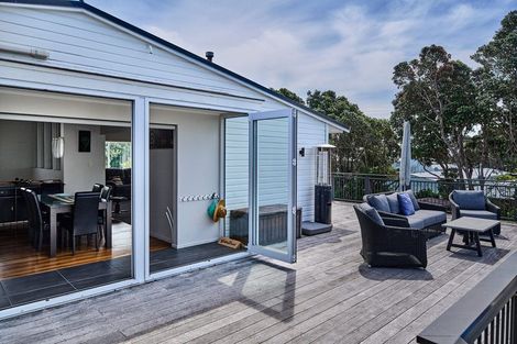 Photo of property in 5b Whitehouse Road, Titahi Bay, Porirua, 5022