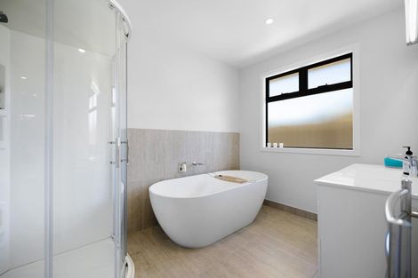 Photo of property in 11 Marbleleaf Lane, Albert Town, Wanaka, 9305