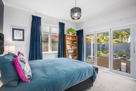 Photo of property in 7 Marine Parade, Eastbourne, Lower Hutt, 5013