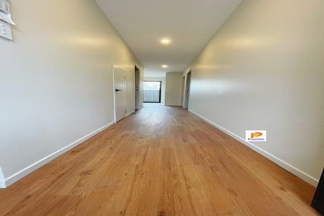 Photo of property in 44 William Souter Street, Forrest Hill, Auckland, 0620