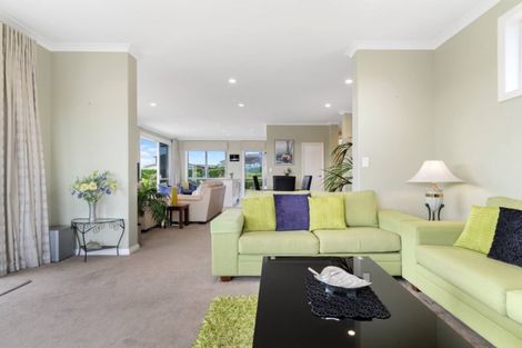 Photo of property in 2 Lynley Park Drive, Omokoroa, 3114