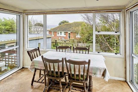 Photo of property in 6 Marne Grove, Waitangirua, Porirua, 5024
