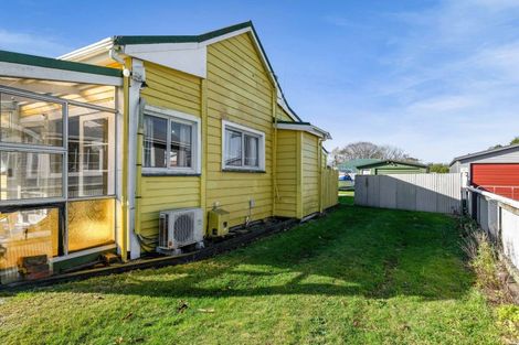 Photo of property in 82 Railway Street, Eltham, 4322