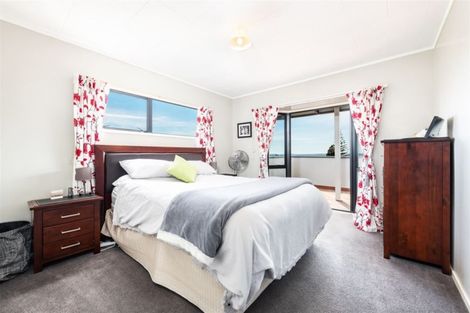 Photo of property in 14 Clearview Heights, Ranui, Auckland, 0612