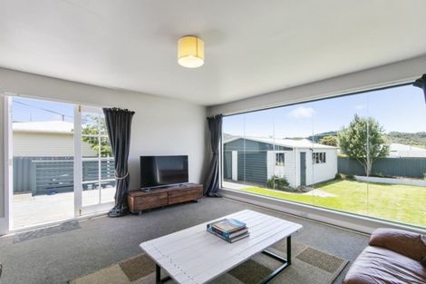 Photo of property in 118 Wainuiomata Road, Wainuiomata, Lower Hutt, 5014