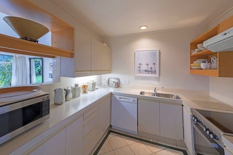 Photo of property in Highwic, 5/32 Hobson Street, Thorndon, Wellington, 6011