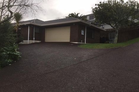 Photo of property in 21 Taupiko Place, Green Bay, Auckland, 0604